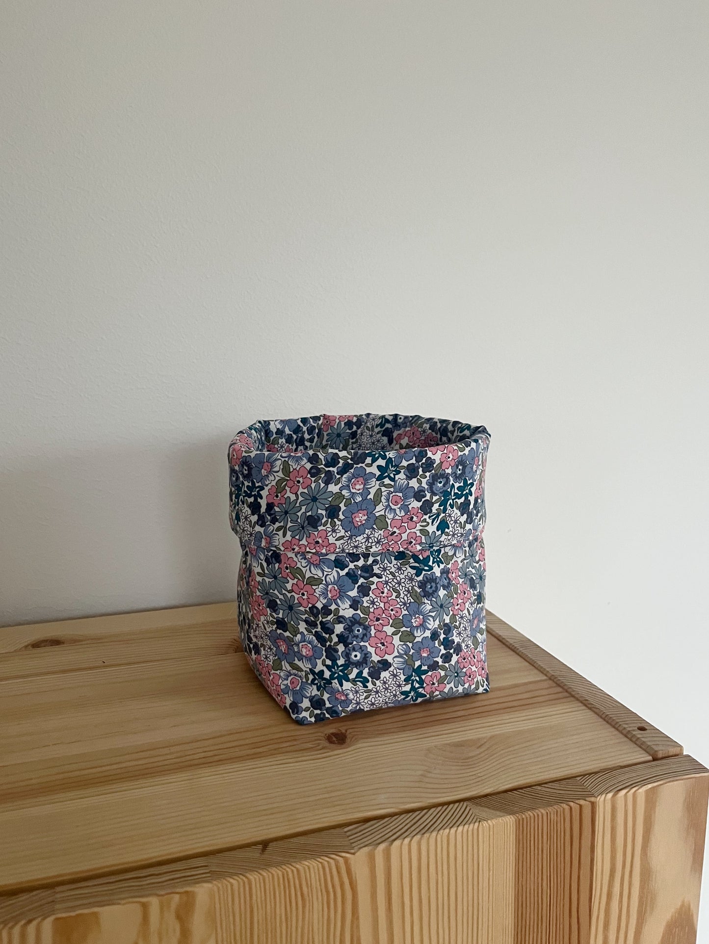 Förvaringskorg blommig