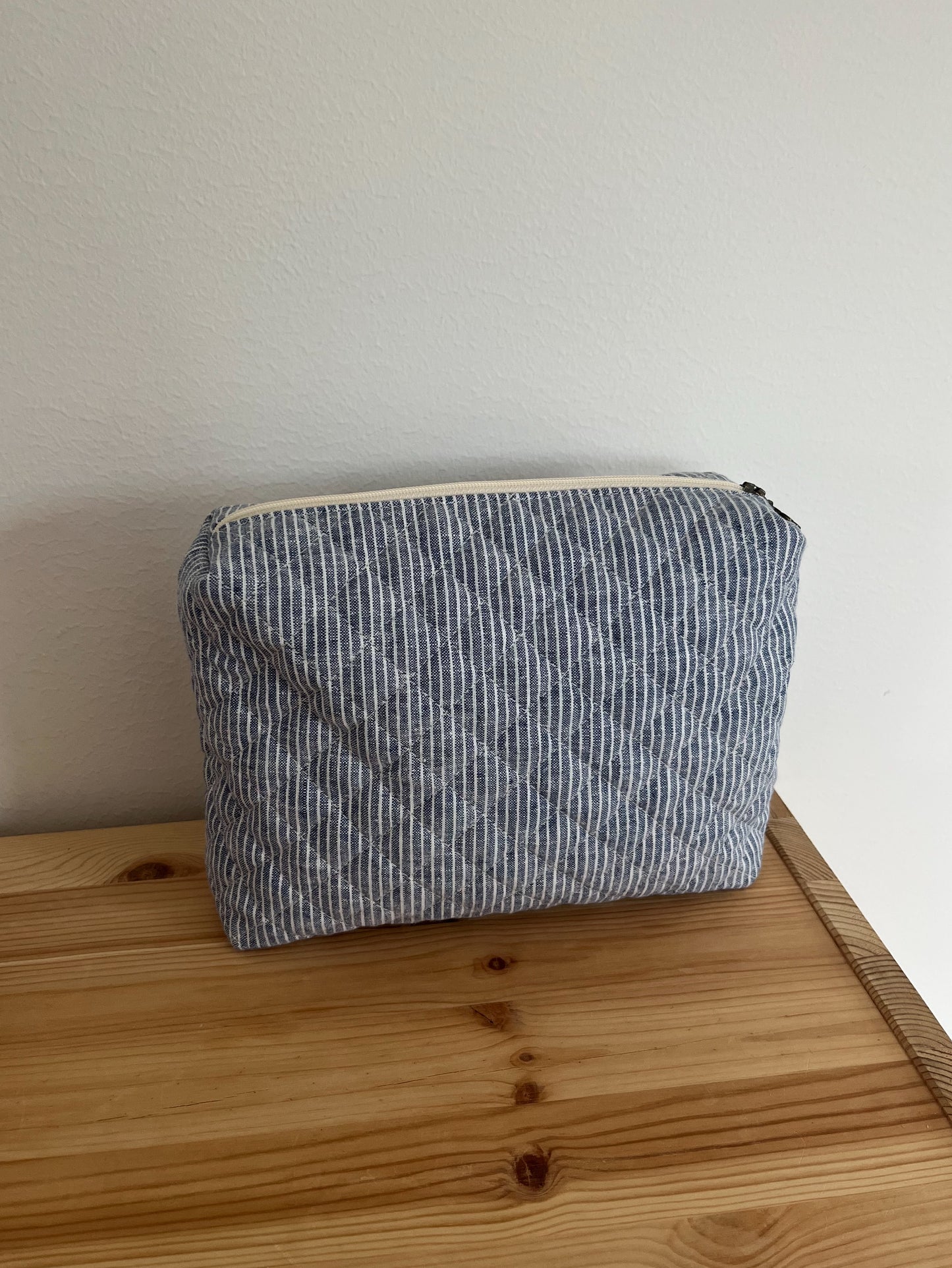 Quiltad randig necessär blå linne/bomull