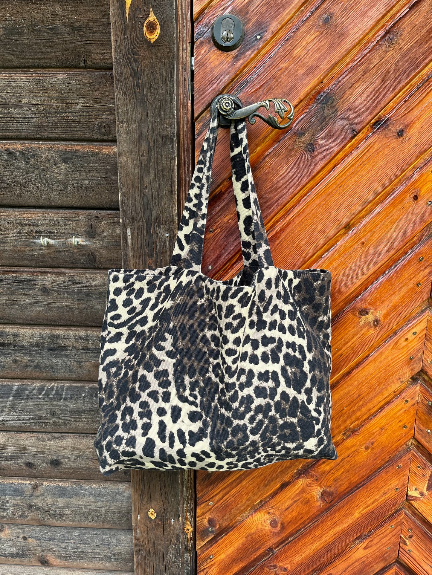 Tygväska leo (beställningsvara)