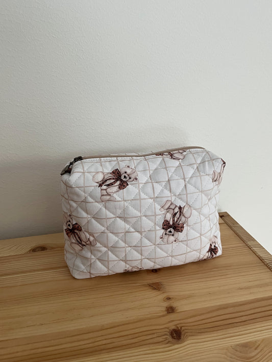 Quiltad rutig necessär med teddybjörnar
