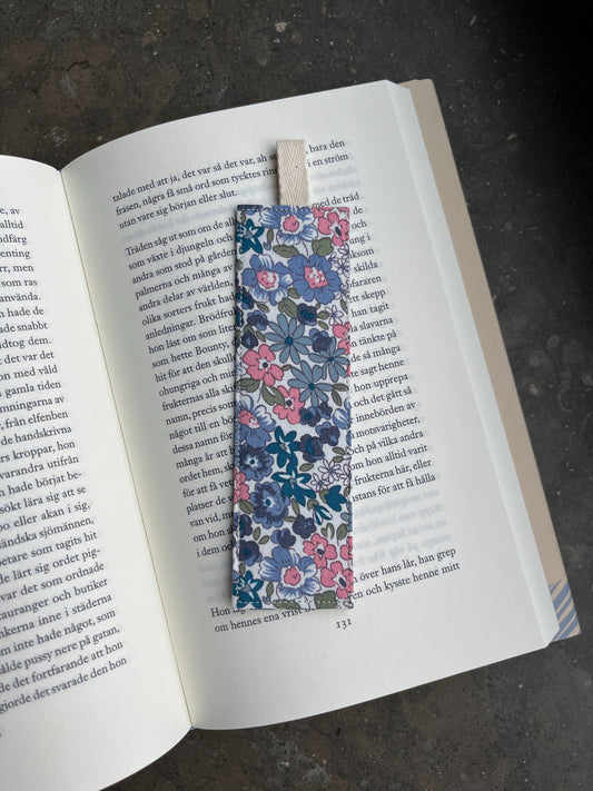 Blommigt bokmärke tyg
