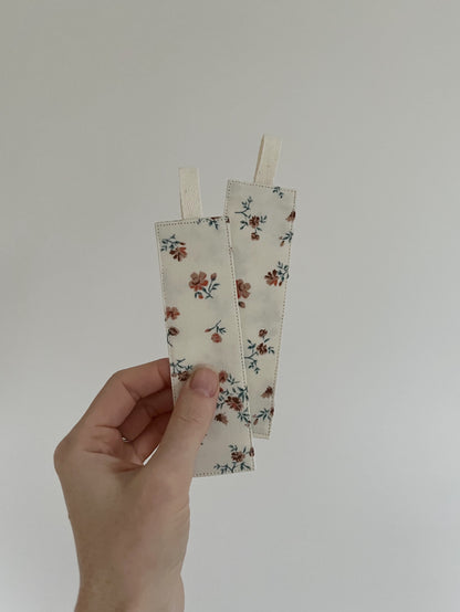 Blommigt bokmärke tyg