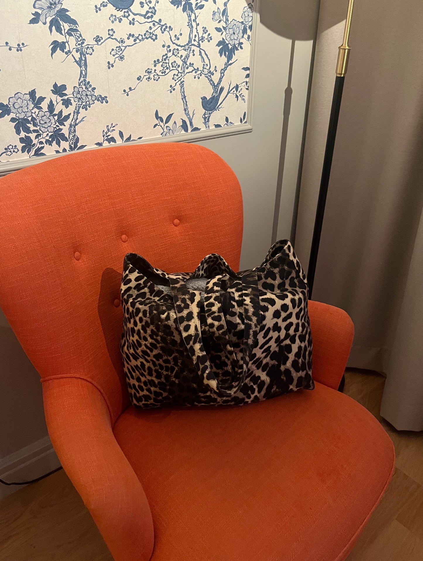 Tygväska leo (beställningsvara)