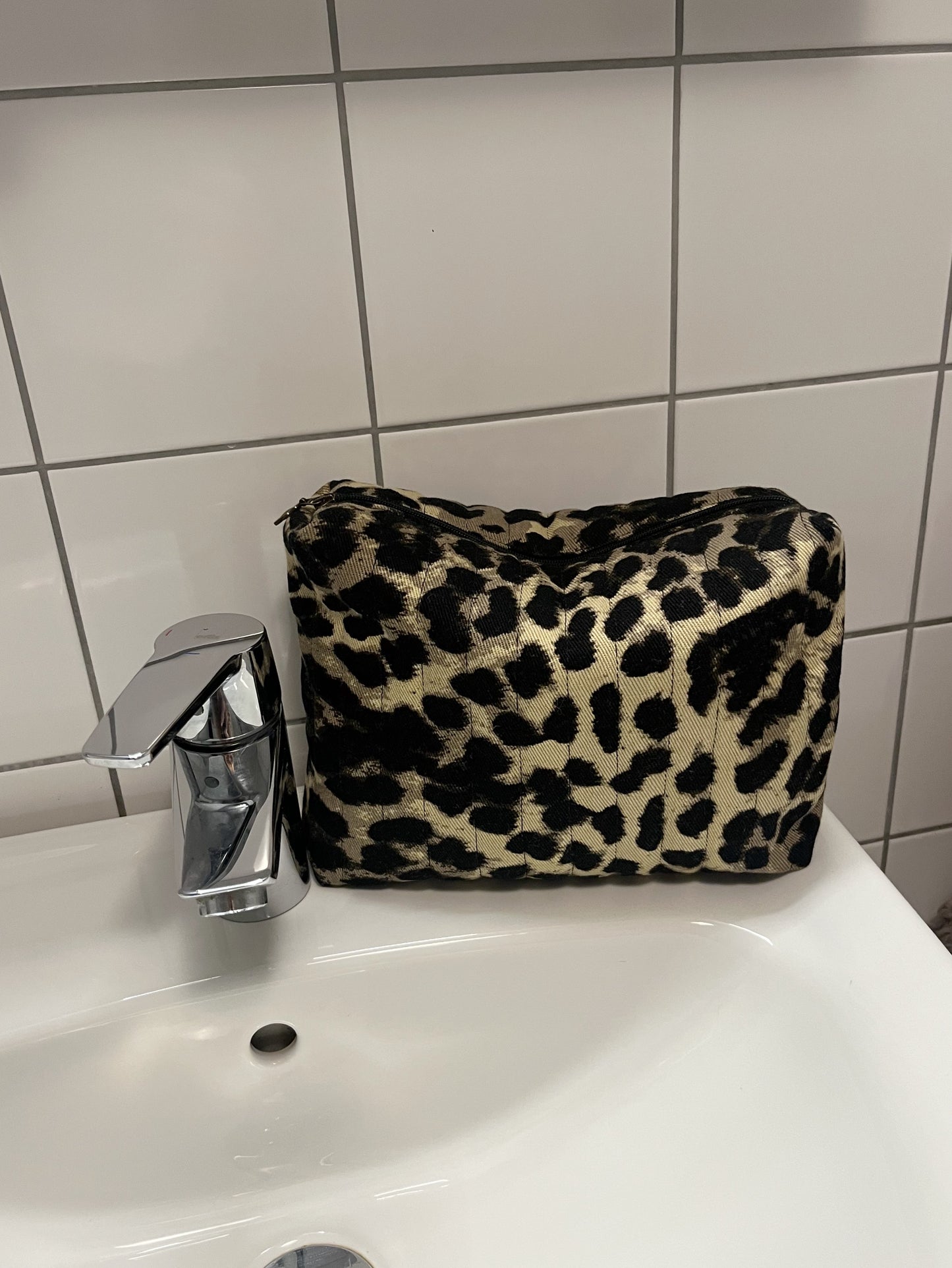 Quiltad necessär leo (beställningsvara)