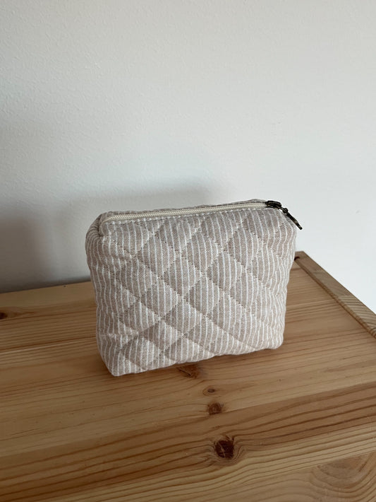 Quiltad beige/vit randig necessär
