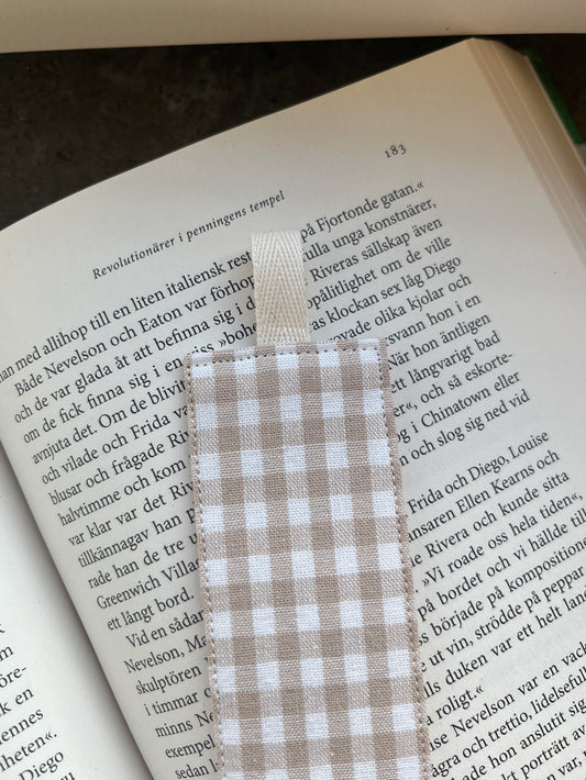 Rutigt bokmärke tyg