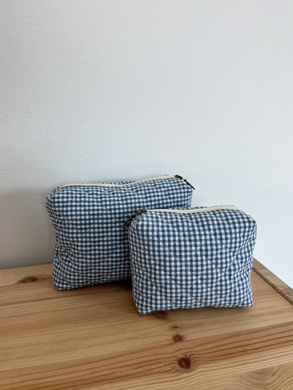 Quiltad blå rutig necessär