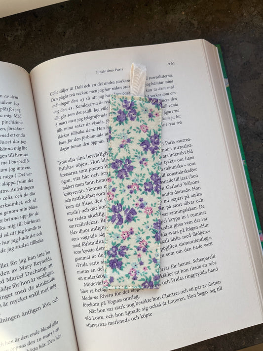 Blommigt bokmärke tyg