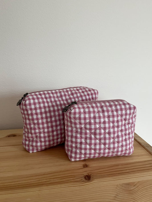 Quiltad rosa rutig necessär